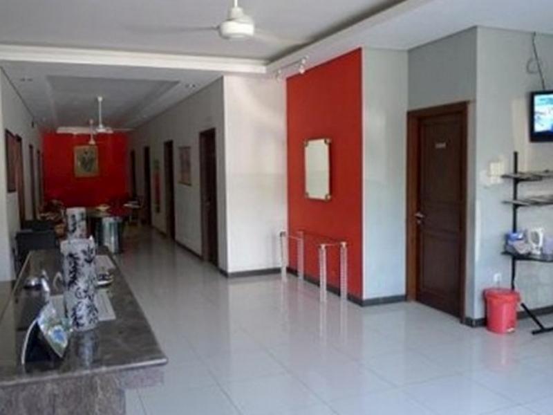Family Guest House Surabaya Exterior photo