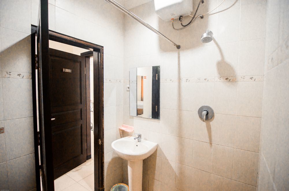Family Guest House Surabaya Exterior photo