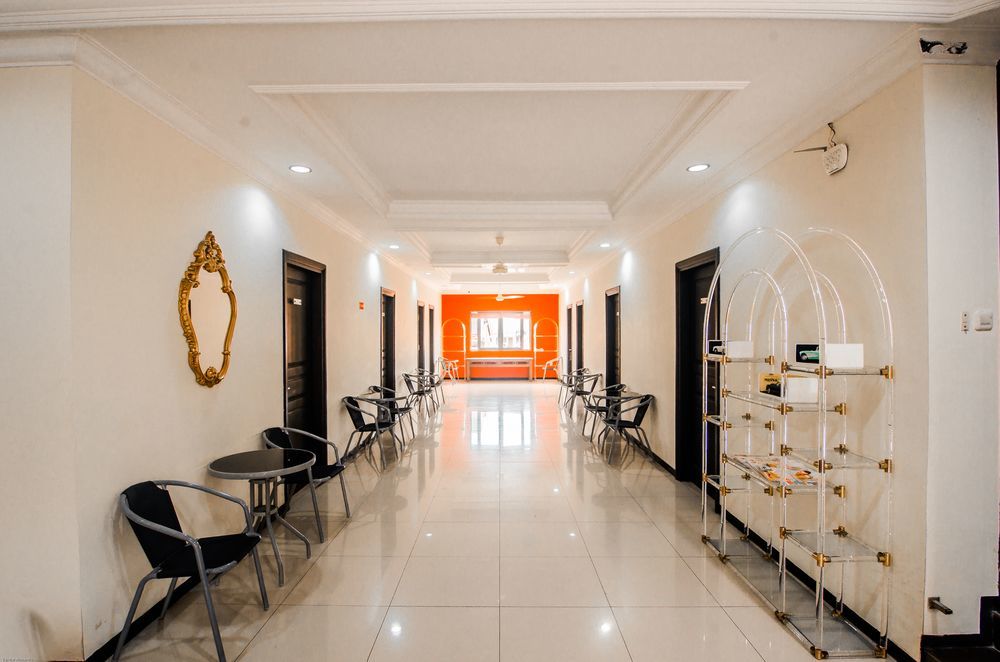 Family Guest House Surabaya Exterior photo